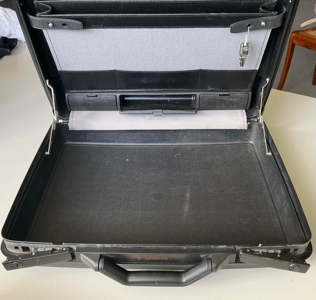 Samsonite Aktekoffer - Zwart, Hard Kunststof, Gebruikt, 50 tot 60 cm, Hard kunststof, Slot