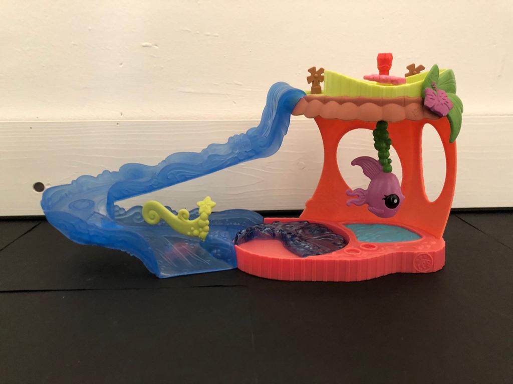 Littlest Pet Shop Waterpark Speelset met Glijbaan, Kinderen en Baby's, Speelgoed | Overig, Ophalen of Verzenden, Gebruikt, Meisje