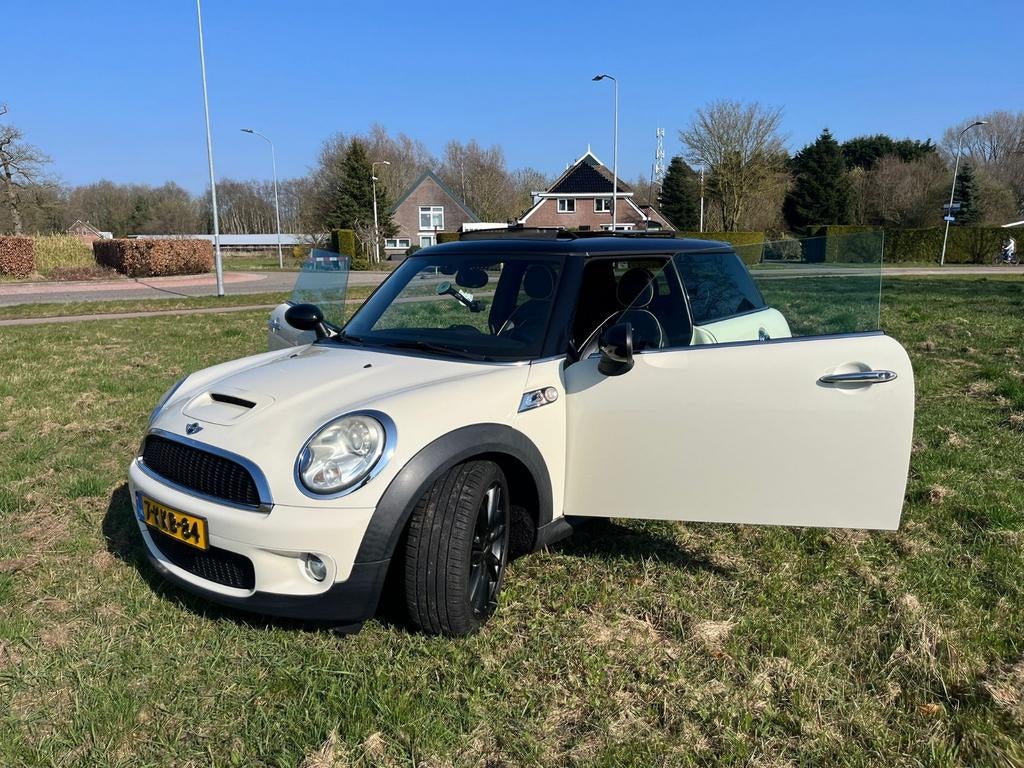Nette Mini Cooper S, Auto's, Voorwielaandrijving, Zwart, 4 cilinders, 4 stoelen