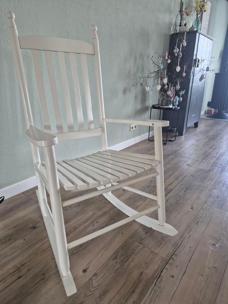 Witte houten schommelstoel, Ophalen, Gebruikt, Wit, Eén