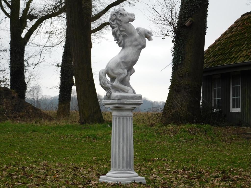 Paard op Sokkel - 150 cm - Steen, Tuin en Terras, Tuinbeelden, Dierenbeeld, Steen, Ophalen of Verzenden