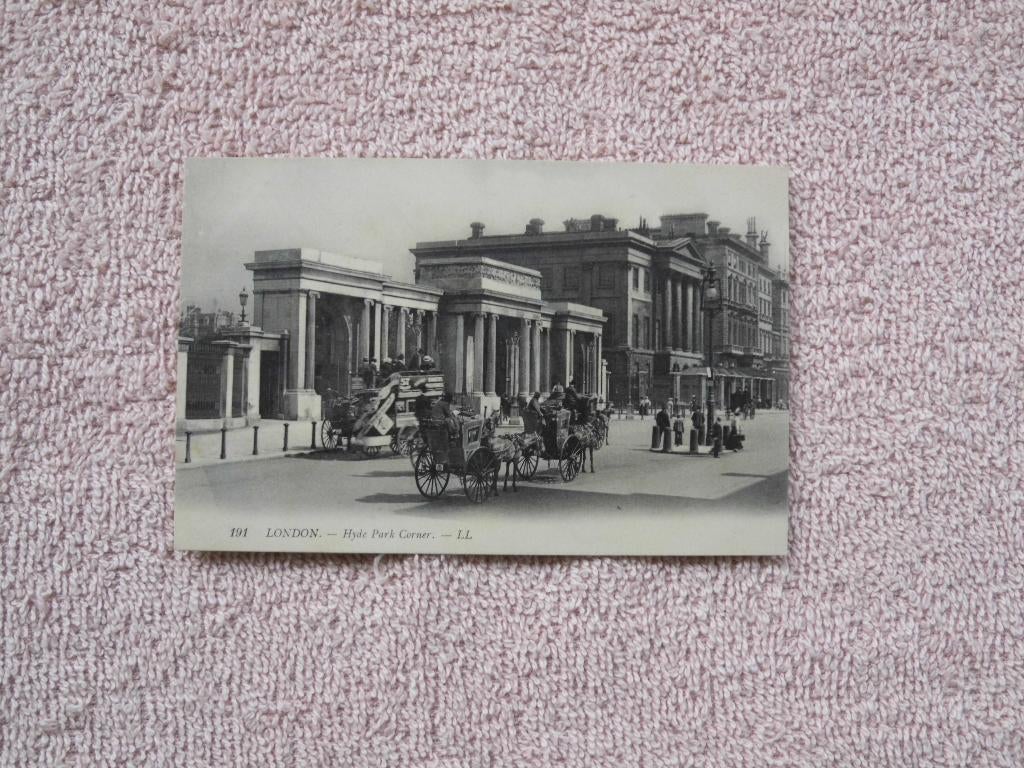 London, Hyde park Corner. vervoer met paard en wagen, Verzamelen, Ansichtkaarten | Buitenland, Ophalen of Verzenden, Voor 1920