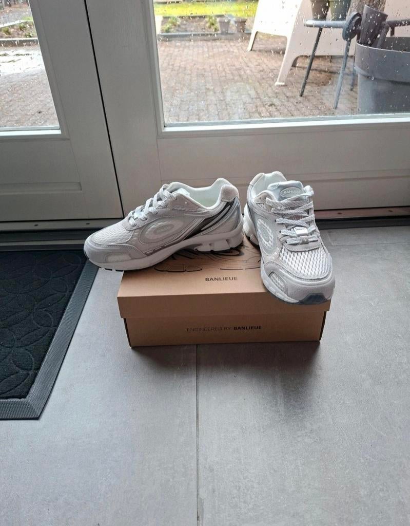 Witte Banlieue sneakers - Maat 39 - Nieuw in doos, Wit, Nieuw, Ophalen of Verzenden, Sneakers of Gympen