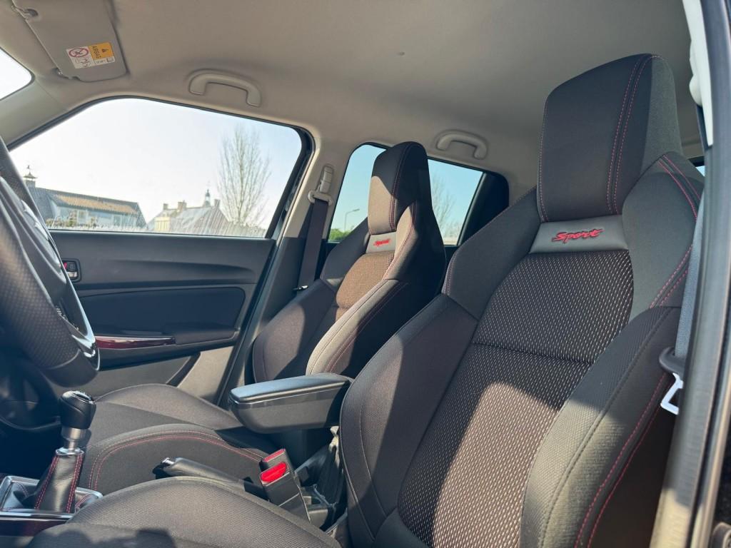 Suzuki SWIFT 1.4 SPORT 140PK Carplay ACC Camera Sport uitvoe, 31 €/maand, 4 cilinders, Origineel Nederlands, Bedrijf