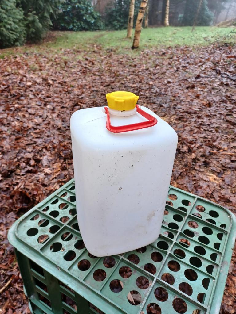 JERRYCANS NOODVOORRAAD DRIJVERS VLOT WATEROPSLAG ZADENOPSLAG, Kunststof, Gebruikt, NVT, Minder dan 75 liter