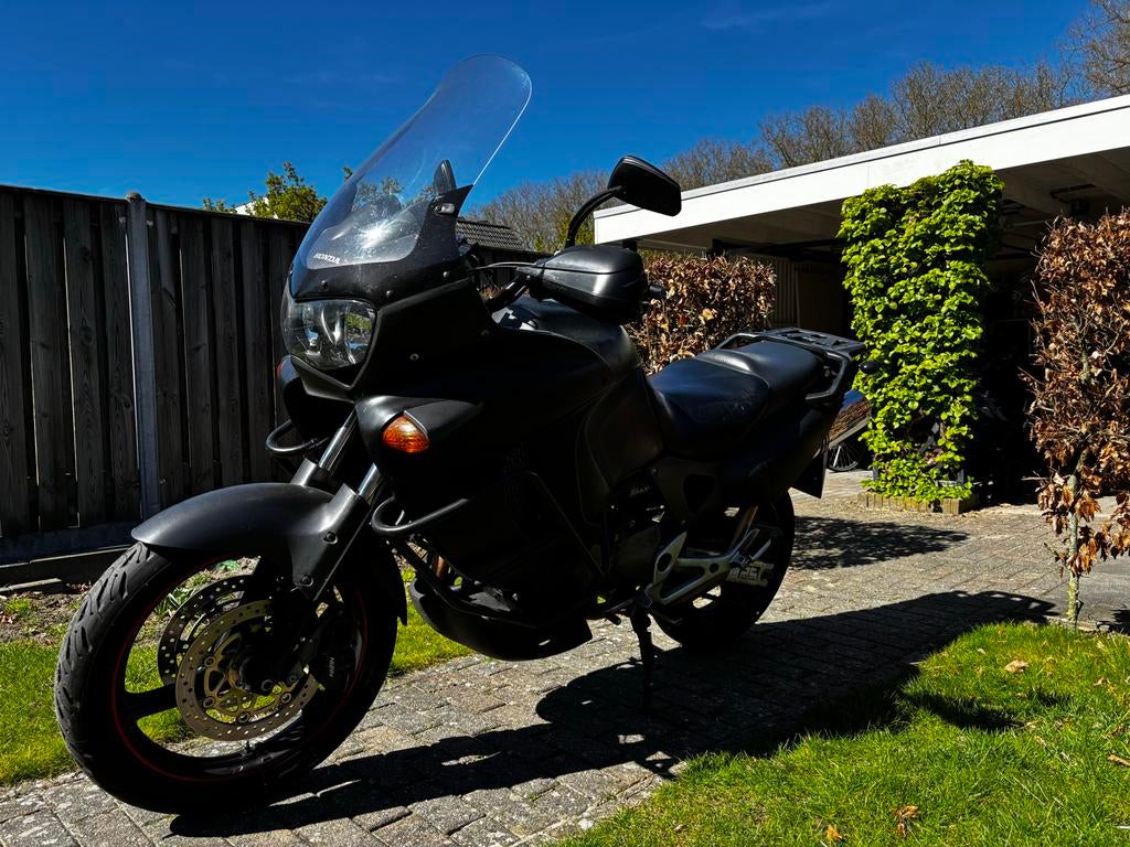 Honda Varadero XL 1000 uit 1999 met Dominator uitlaten, Sportuitlaat, 2 cilinders, Motorrijbewijs A, Gebruikt