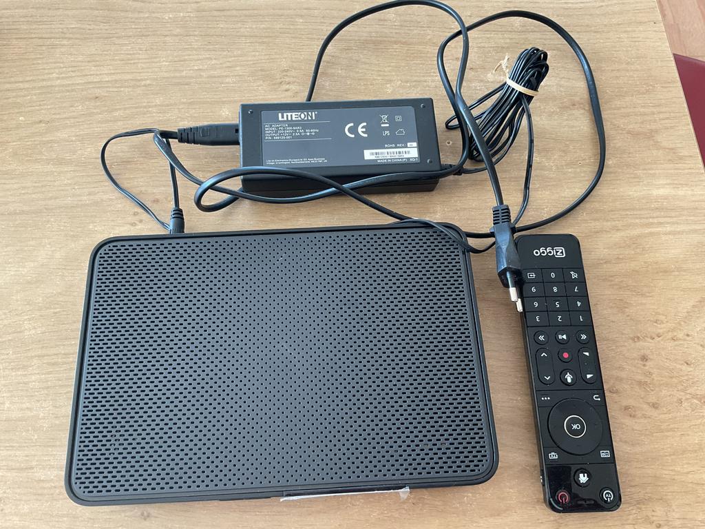 Ziggo TV ontvanger en afstandsbediening, Audio, Tv en Foto, Decoders en Harddiskrecorders, Ophalen of Verzenden, Zo goed als nieuw