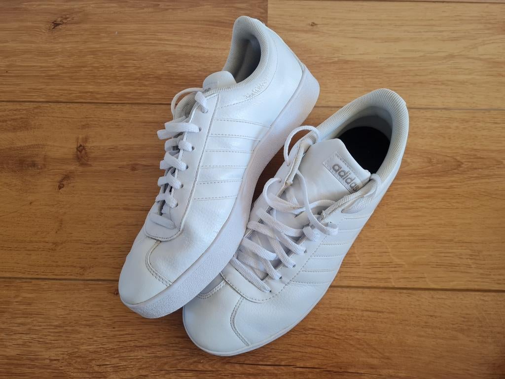 Adidas witte sneaker. Maat 40., Kleding | Dames, Schoenen, Adidas, Wit, Ophalen of Verzenden, Sneakers of Gympen
