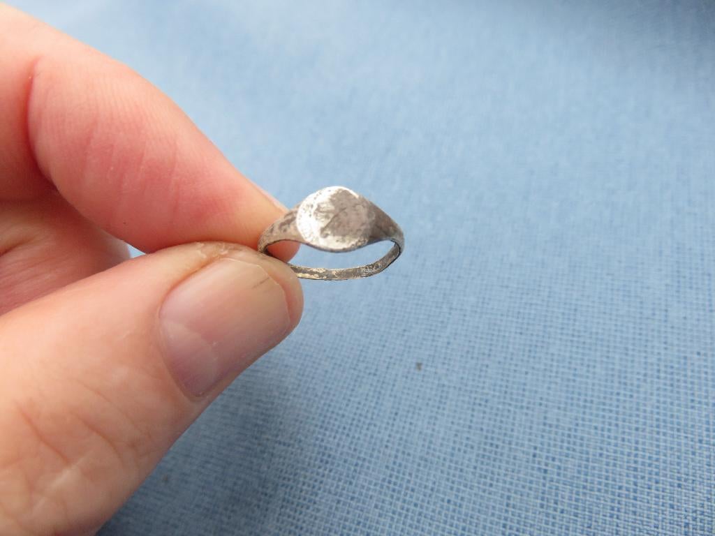 Barok  -  ring in zilver - 18e eeuw - bodemvondst, Ophalen of Verzenden, Zilver, Ring