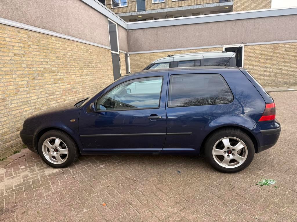 golf 4 1.6, Blauw, Handgeschakeld, Golf, Particulier