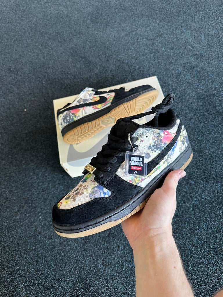 Nike dunk SB supreme rammellzee maat 43, Zwart, Nieuw, Ophalen of Verzenden, Sneakers of Gympen
