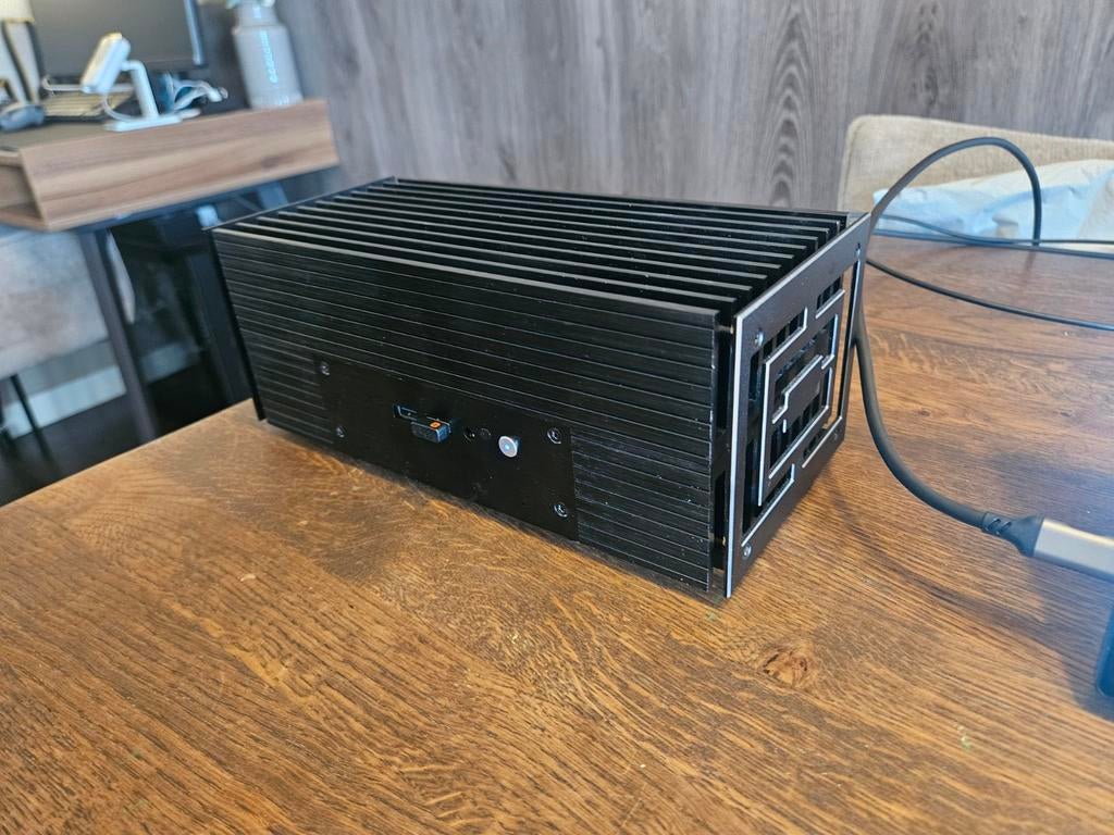 Intel NUC i7-8559U 16GB RAM 110GB NVMe Stil, Computers en Software, Desktop Pc's, Gebruikt, 2 tot 3 Ghz, Intel, Ophalen of Verzenden