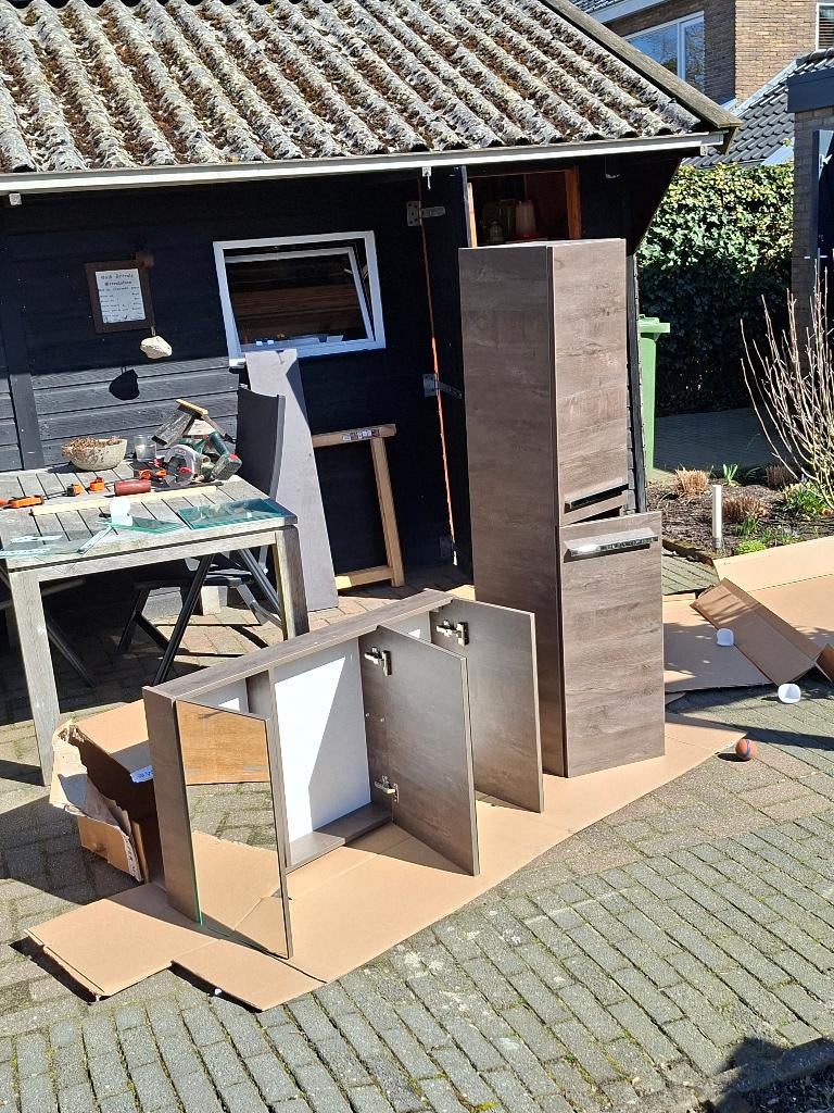 badkamermeubels, spiegel en hoge kast, Ophalen, Spiegelkast, 100 tot 150 cm, Nieuw