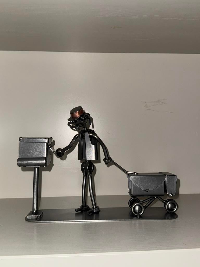 Beeld 14x17 de Postbode Steelman24 Postman sculptuur bouten, Antiek en Kunst, Zilver, Ophalen of Verzenden, Handgemaakt, 20 - 50 cm