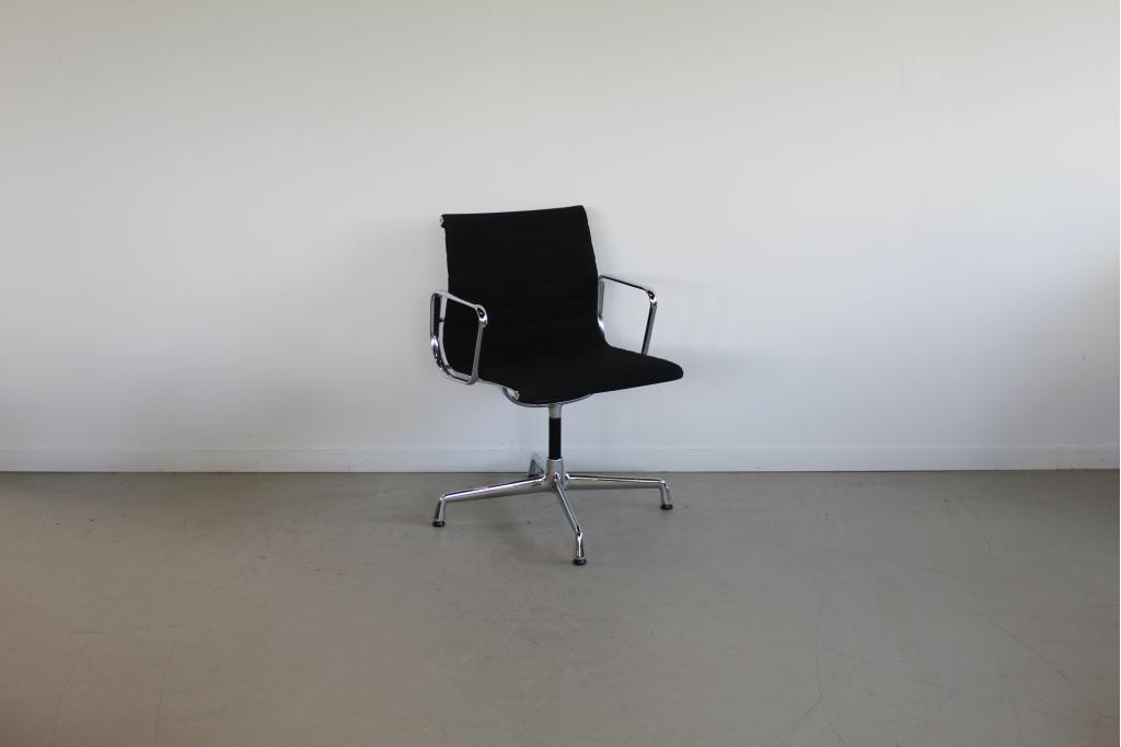 6x Vitra Eames EA 104 Stoel Zwart Hopsak -  Chroom, Niet ingevuld, Zwart, Niet ingevuld, Ophalen of Verzenden