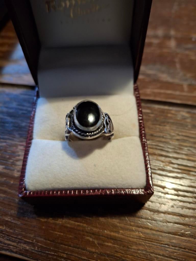 Zilveren ring met onyx, Antiek en Kunst, Ophalen of Verzenden
