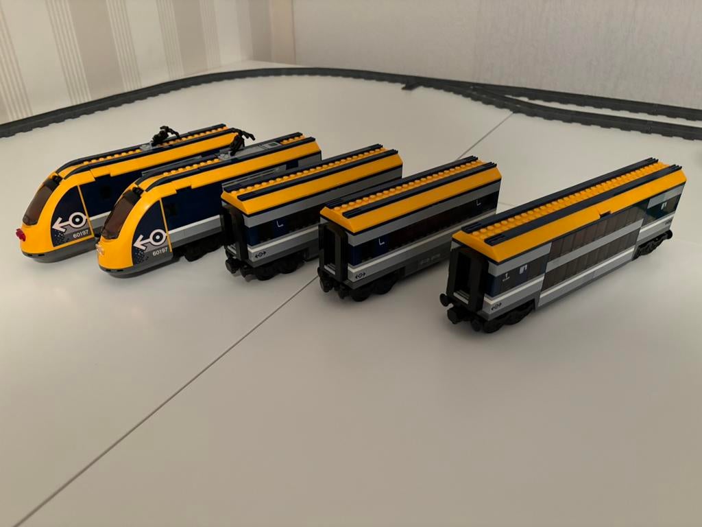 LEGO City Treinen Passagierstrein - 60197, Ophalen of Verzenden, Zo goed als nieuw, Gelijkstroom, Overige merken