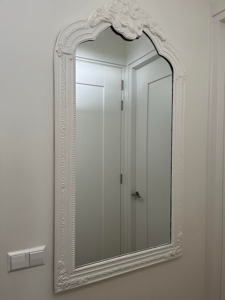 Witte barok spiegel met kuif, Ophalen, Overige vormen, 50 tot 100 cm, 100 tot 150 cm