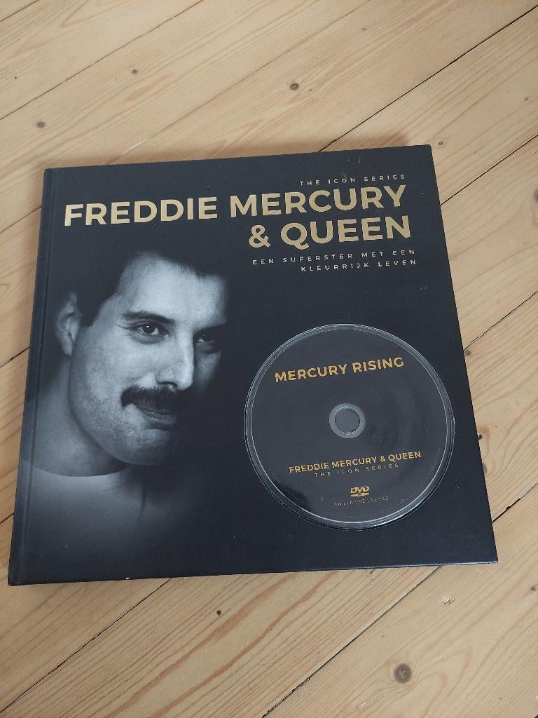 Freddie Mercury & Queen, boek en DVD, Ophalen of Verzenden, Zo goed als nieuw, Boek, Tijdschrift of Artikel