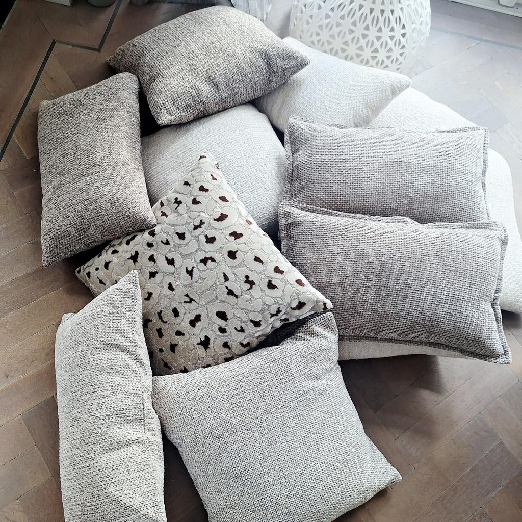 Diverse nieuwe boucle achtige kussens bruin beige japandi, Huis en Inrichting, Woonaccessoires | Kussens, Beige, Nieuw, Ophalen of Verzenden
