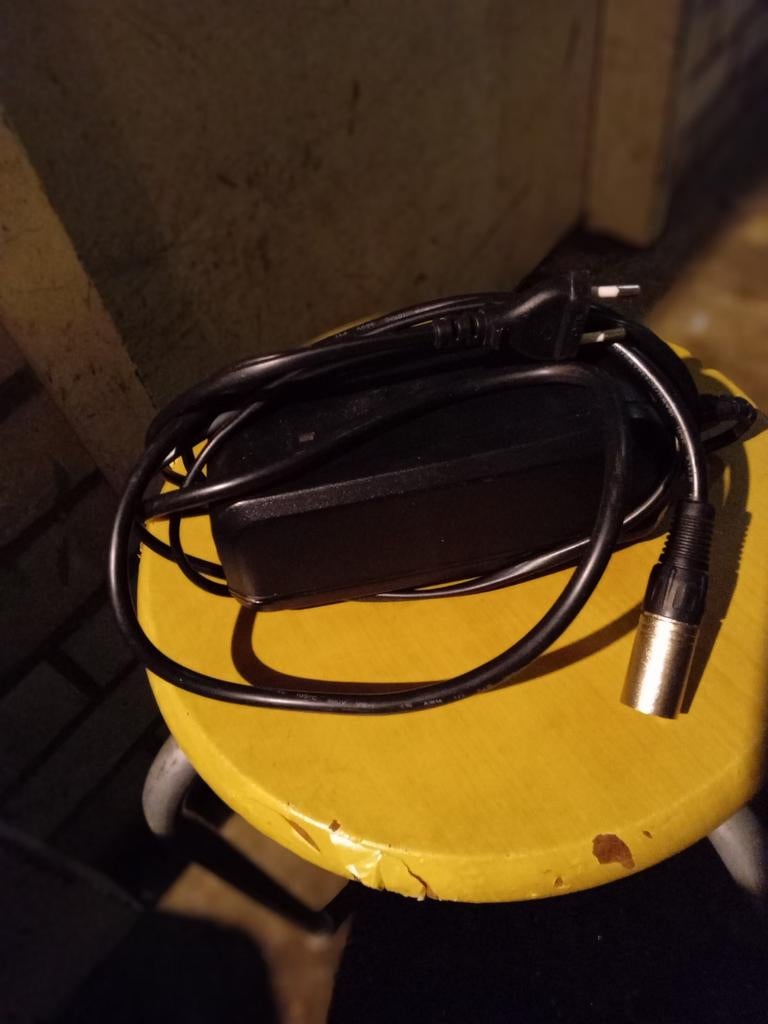 Oplader voor Giant 5 pins, Ophalen of Verzenden