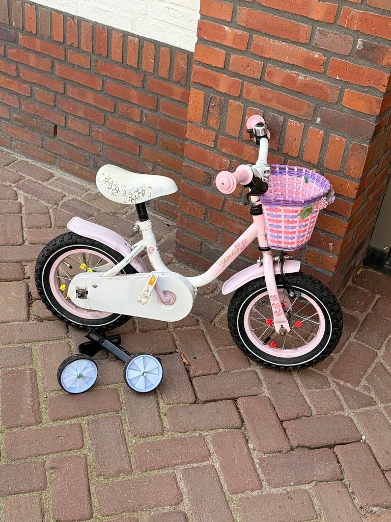 Roze kinderfiets met zijwieltjes en mandje (goede leerfiets), Fietsen en Brommers, Fietsen | Kinderfietsjes, Ophalen, Gebruikt