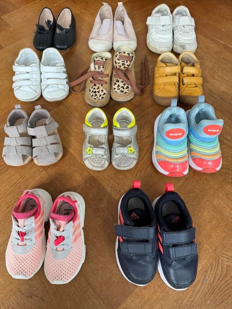Kinderschoenen schandalen gympen sneakers, Schoentjes, Jongetje of Meisje, Ophalen of Verzenden, Zo goed als nieuw