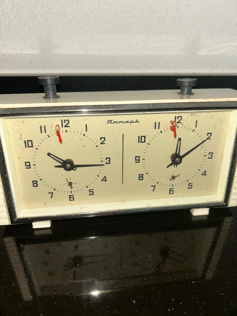 Vintage Schaakklok "Jantar" - Sovjet-Unie, Antiek en Kunst, Ophalen of Verzenden