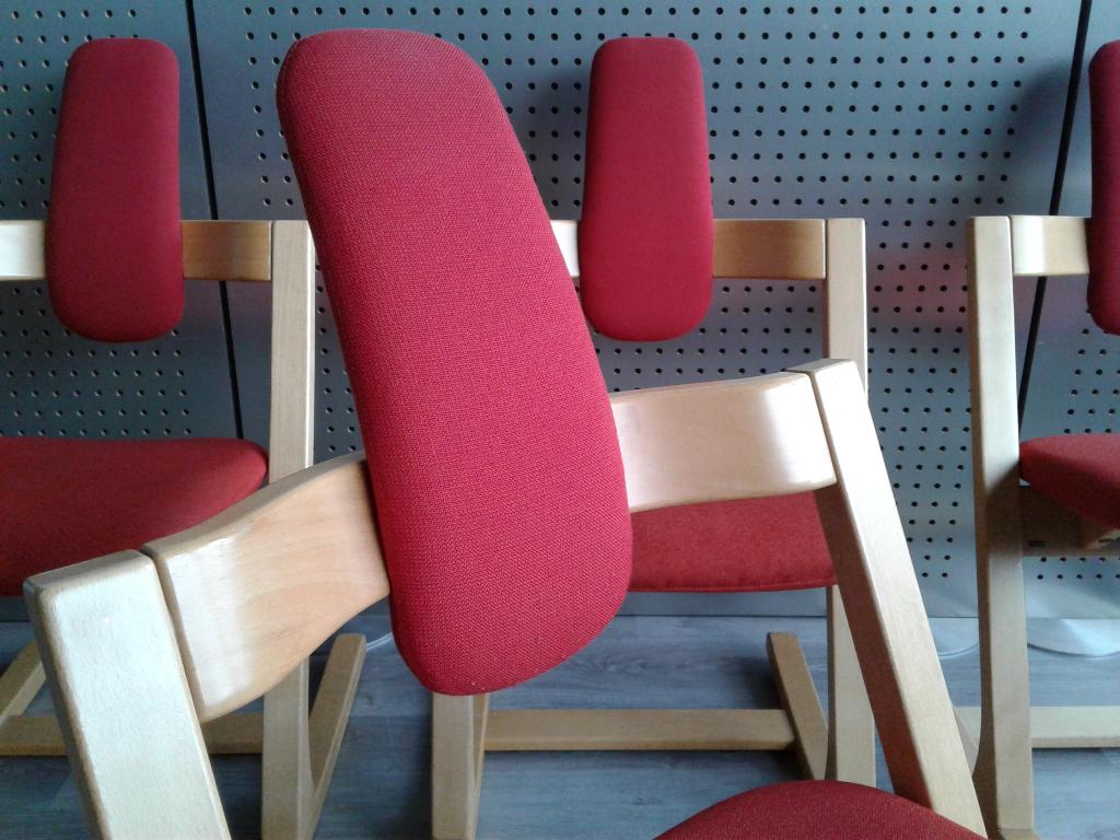 Set van 4x Stokke (Variér) Pendulum (Rood), Gebruikt!, Huis en Inrichting, Stoelen, Gebruikt, Ophalen of Verzenden, Overige materialen