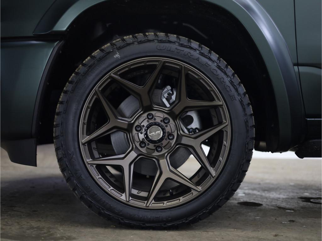 Dodge Ram 1500 2025 3.0L HURRICANE LARAMIE Night Premium | B, Auto's, Automaat, 2993 cc, Met garantie (alle), Zwart