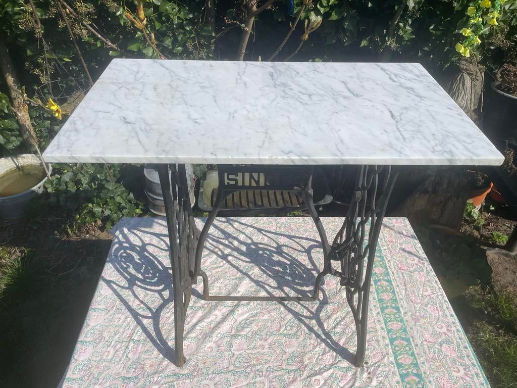 Singer bijzettafel met marmeren blad, Ophalen