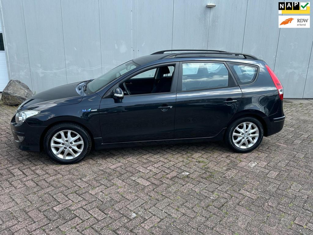 Hyundai I30 CW 1.4i i-Motion, Voorwielaandrijving, Euro 5, Gebruikt, 4 cilinders