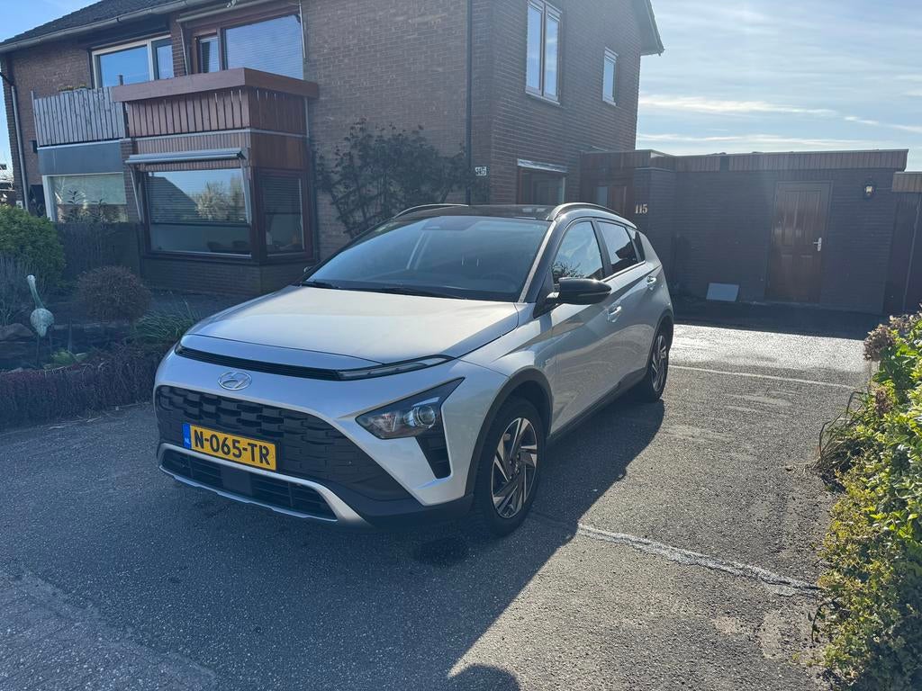 Hyundai Bayon 1.0 T-gdi 48V 100PK 2022 Grijs, Auto's, Hyundai, Particulier, Bayon, Hybride Elektrisch/Benzine, B, SUV of Terreinwagen