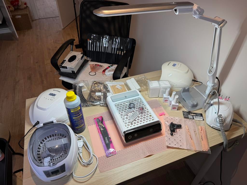 Complete nagelstyliste set, Sieraden, Tassen en Uiterlijk, Uiterlijk | Cosmetica en Make-up, Ophalen, Zo goed als nieuw, Overige kleuren