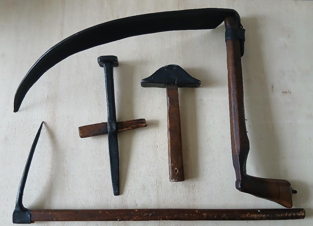 Antieke zeis en aanverwante gereedschappen, Antiek en Kunst, Antiek | Gereedschap en Instrumenten, Ophalen of Verzenden