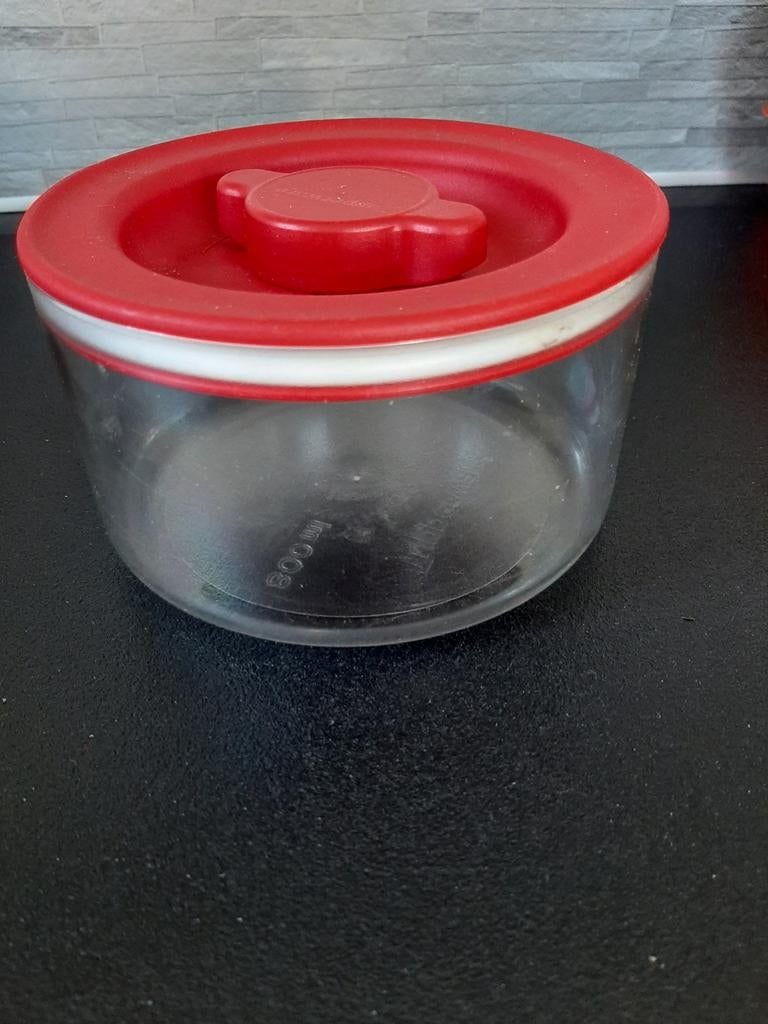 Tupperware doorzichtig bakje met vacuüm afsluitbaar deksel, Huis en Inrichting, Keuken | Tupperware, Ophalen of Verzenden, Zo goed als nieuw