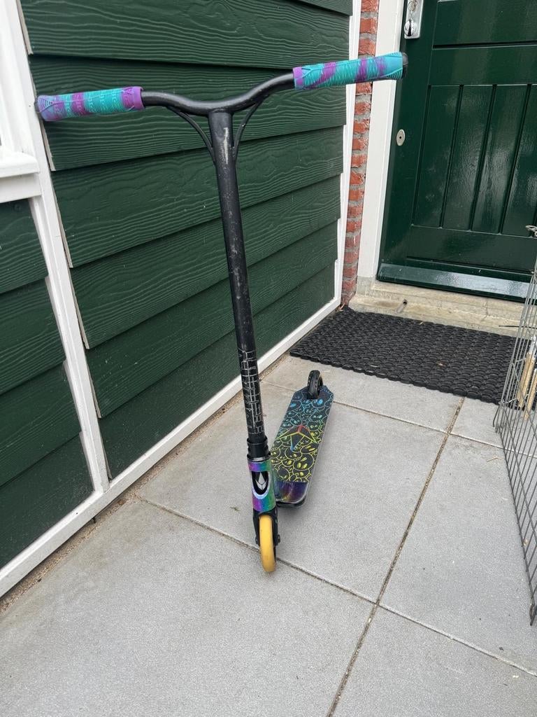 Prodigy stuntstep met kleurrijk deck en handvatten, Ophalen of Verzenden, Gebruikt, Gewone step, Onbekend