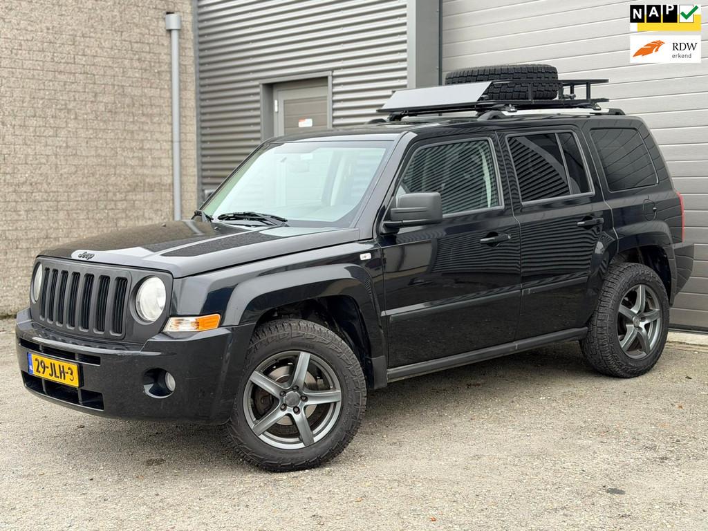 Jeep Patriot 2.4 Limited Liberty, Automaat, 450 kg, Gebruikt, Zwart