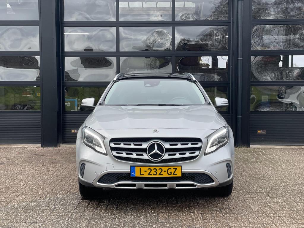 Mercedes-Benz GLA-klasse 200 Premium Plus, Auto's, Gebruikt, 715 kg, Parkeerassistent, Bedrijf