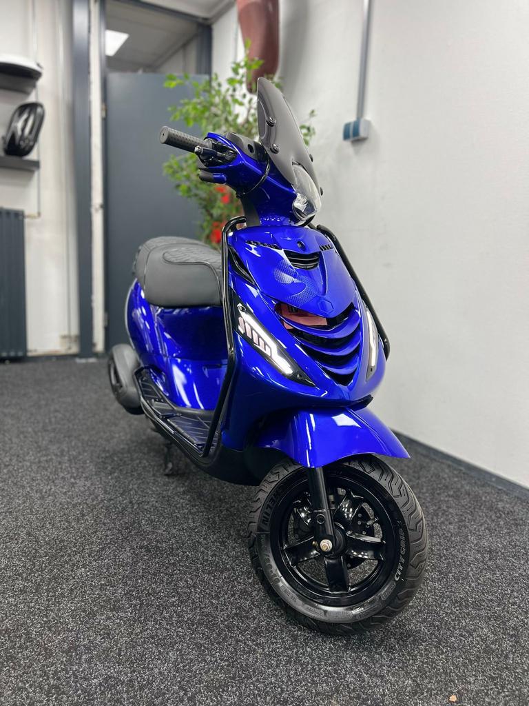Piaggio zip | 2021 | Full option | Eerste eigenaar| Garantie, Ophalen, Gebruikt, Benzine, Zip