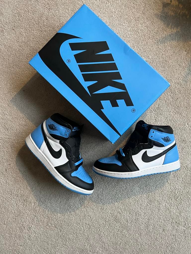 Jordan 1 High University Blue - Maat 42, Kleding | Heren, Schoenen, Ophalen of Verzenden, Zo goed als nieuw, Blauw, Sneakers of Gympen
