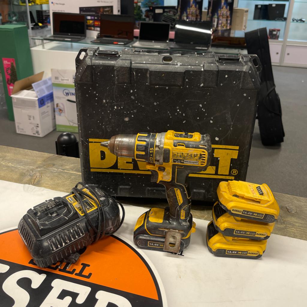 DeWalt DCD732 Incl 4 accu's & Acculader, Dewalt, Zo goed als nieuw, Support@dewalt.com, 701 E. Joppa Road
Towson, MD 21286
USA