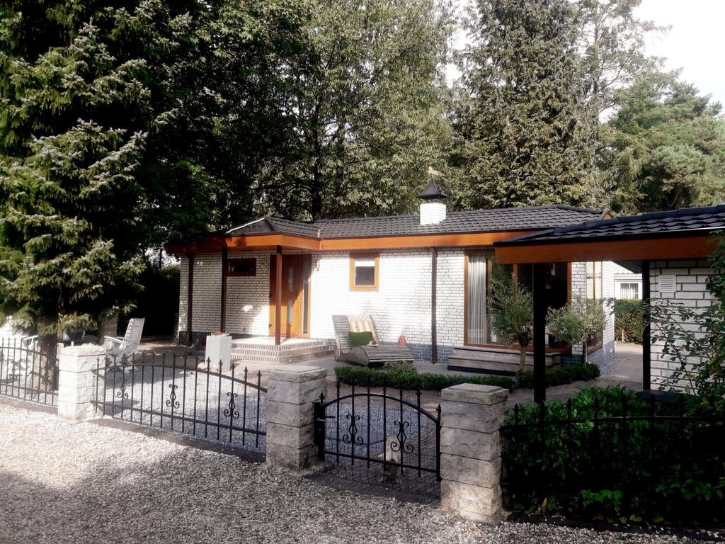 Te koop Chalet Veluwe eigen grond. Parkkosten 375 per jaar, Airconditioning