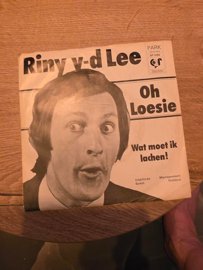 Riny v-d Lee - Oh Loesie / Wat moet ik lachen! (Single), Ophalen of Verzenden
