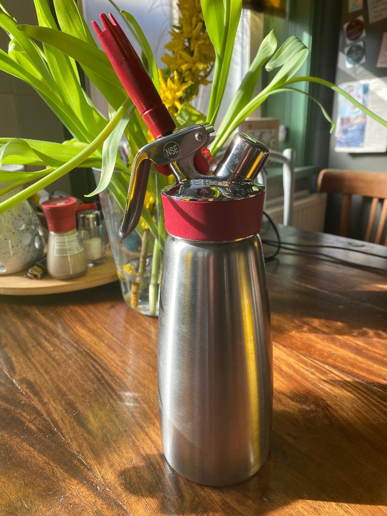 iSi Slagroomspuit 0,5 L, Overige typen, Zilver, Ophalen of Verzenden, Zo goed als nieuw