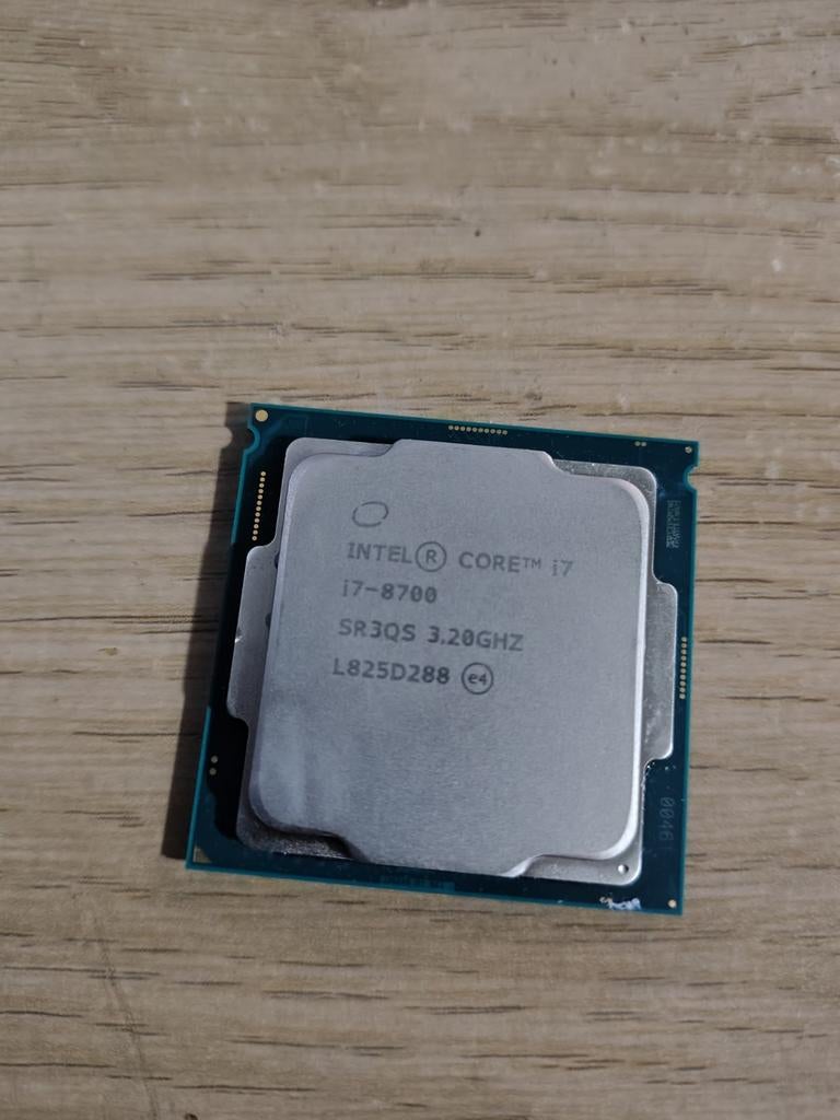Goed werkende i7 8700., Computers en Software, Processors, Ophalen, 6-core, Zo goed als nieuw, 4 Ghz of meer