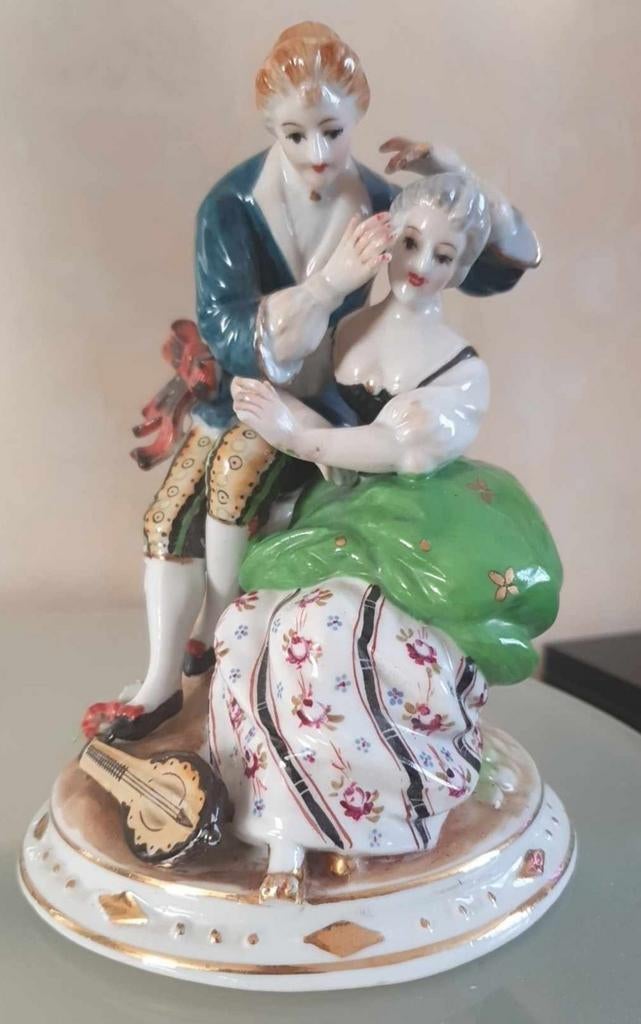 Antieke meissen handbeschilderde koppel., Verzenden