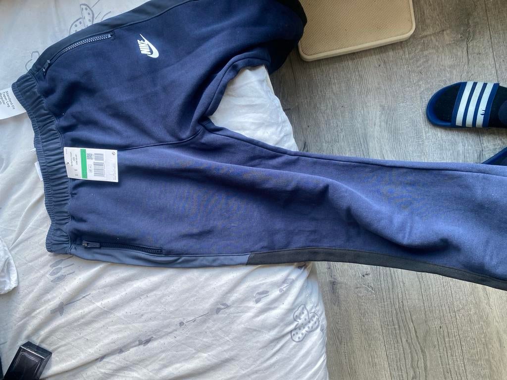 Nike Broek Kinderen xl - Zo goed als nieuw, Kinderen en Baby's, Kinderkleding | Overige, Ophalen, Zo goed als nieuw, Jongen of Meisje