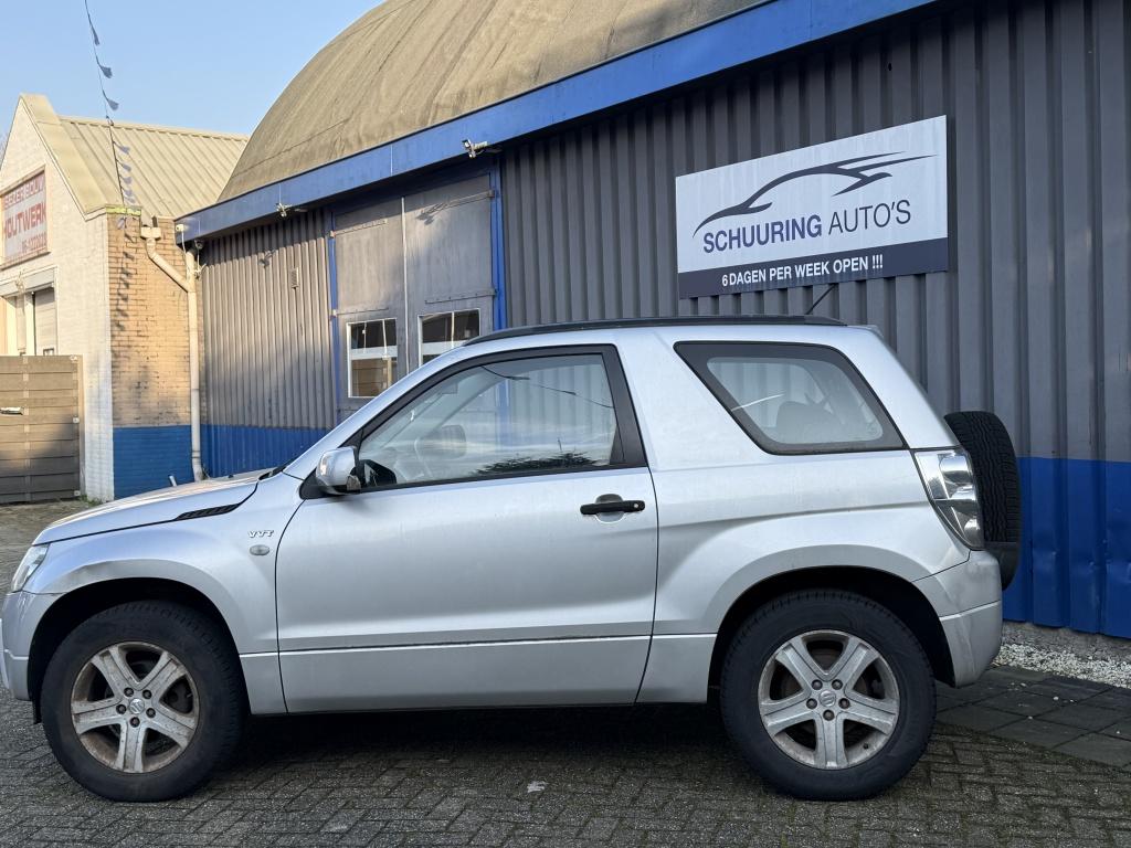 Suzuki Grand Vitara 1.6-16V Exclusive (bj 2006), 1345 kg, 4 cilinders, Bedrijf, Handgeschakeld