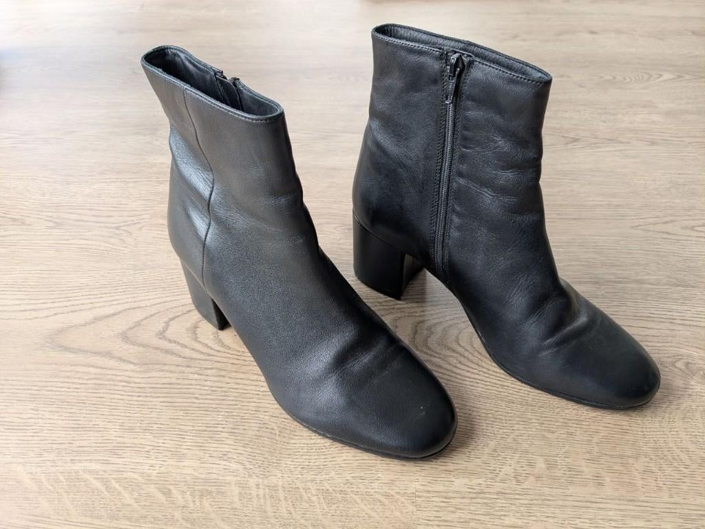 5th Avenue black leather short boots size 40, Kleding | Dames, Zwart, Lage of Enkellaarzen, Ophalen of Verzenden, Zo goed als nieuw